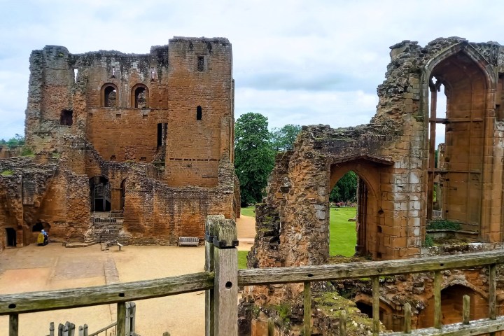 London Cab Tours - Kenilworth Castle
