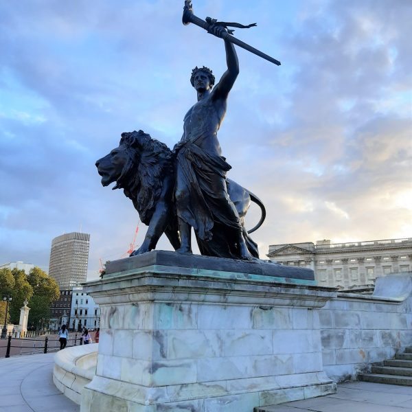 a statue of a person