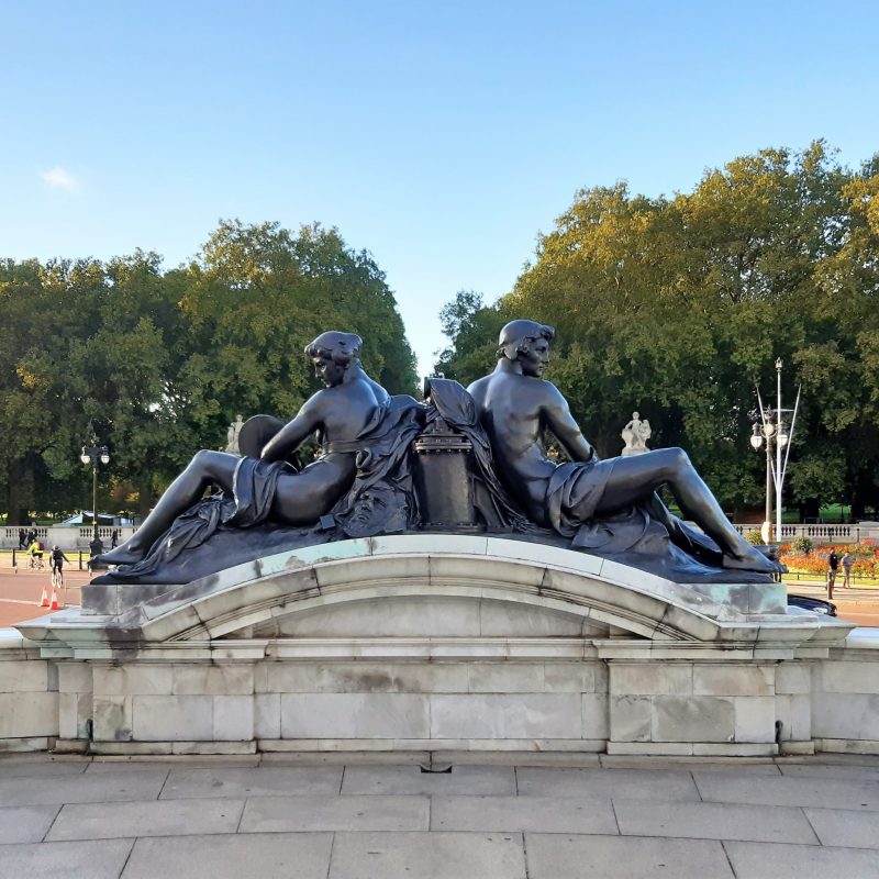 a statue of a person